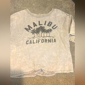 Malibu, California grey short-sleeved crop young teens tee.